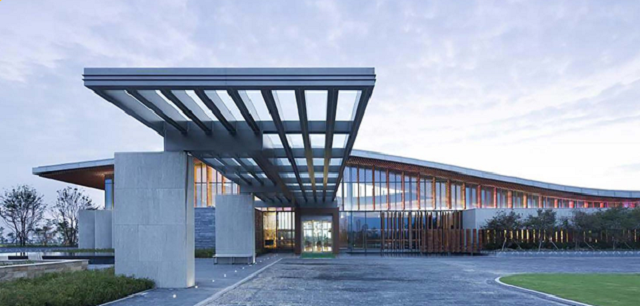 Tòa nhà Câu lạc bộ Sân Golf Hoàng Gia - Yên Thăng, Ninh Bình